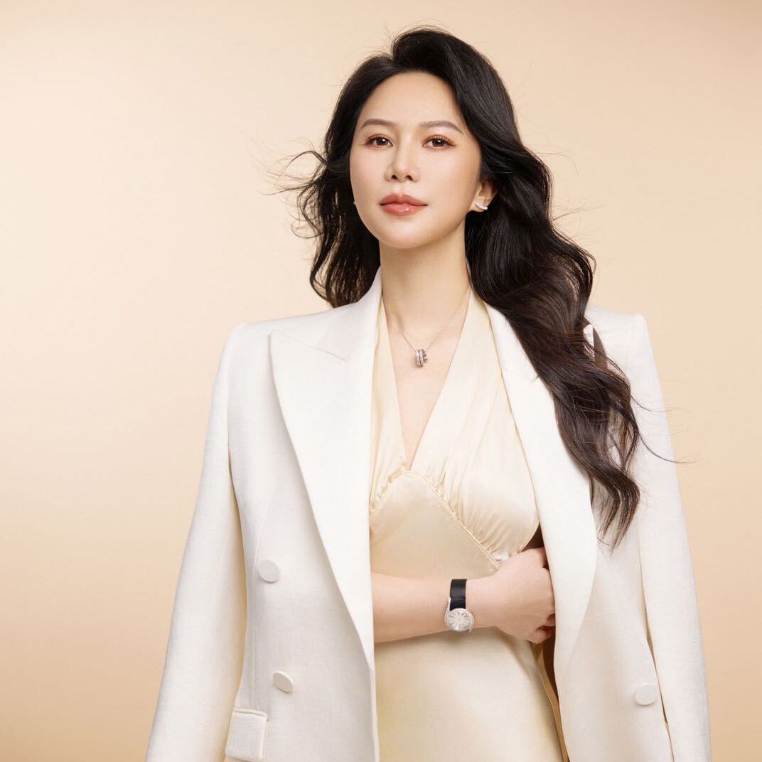 龙艳妮（龙姐姐）